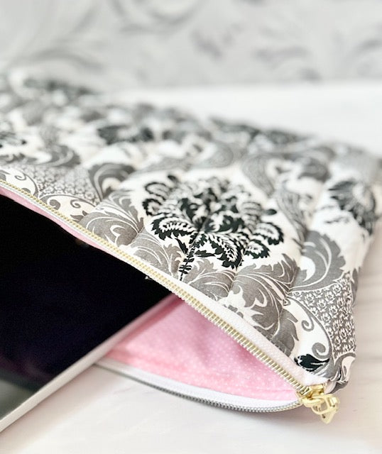 LAPTOP POUCHES