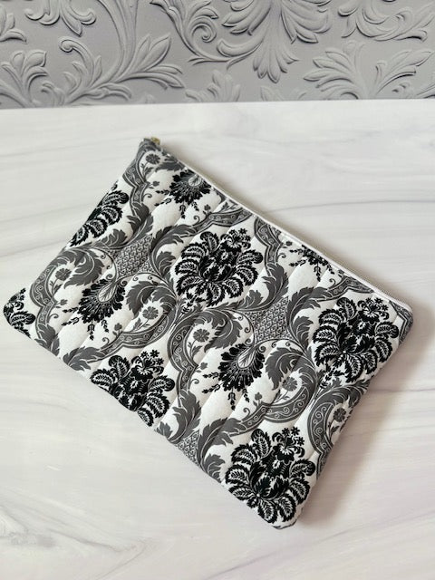 LAPTOP POUCHES