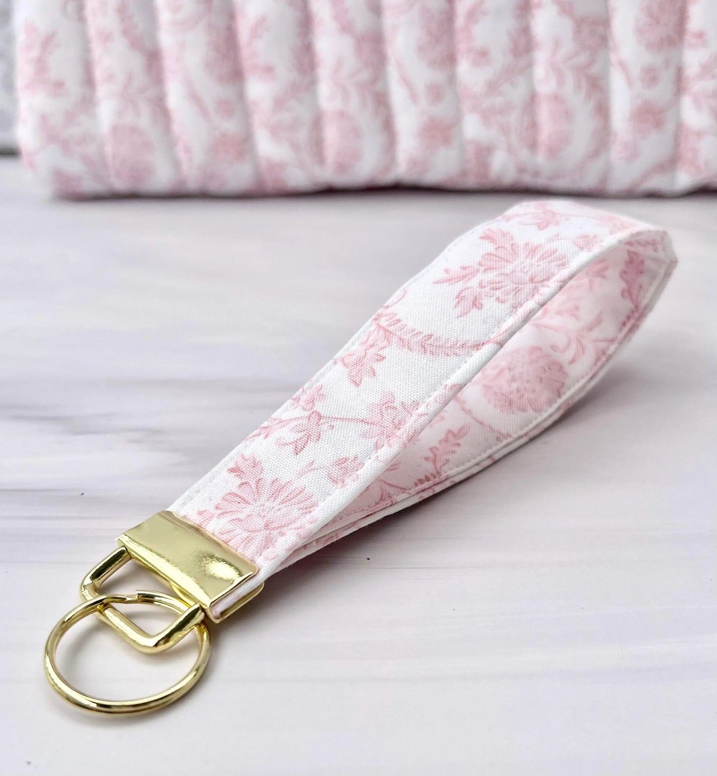 PINK COLLECTION WRISTLET